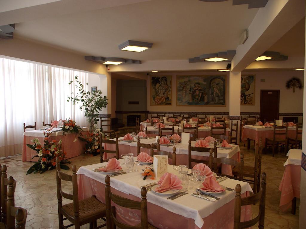 Hotel Ristorante Mosaici 皮亚扎-阿尔梅里纳 外观 照片